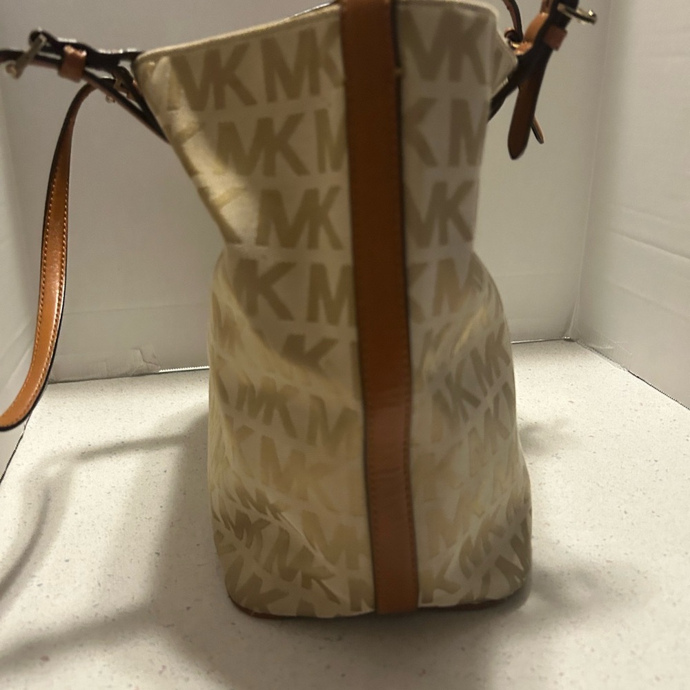 Michael Kors Tan and Brown Signature Tote - Picture 4 of 11